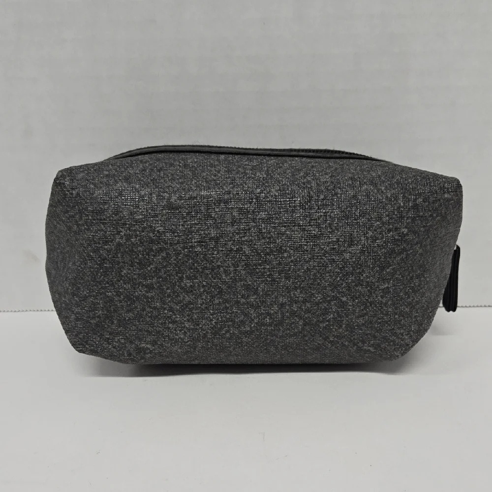 TUMI for Delta Charcoal Toiletry Bag EUC 6